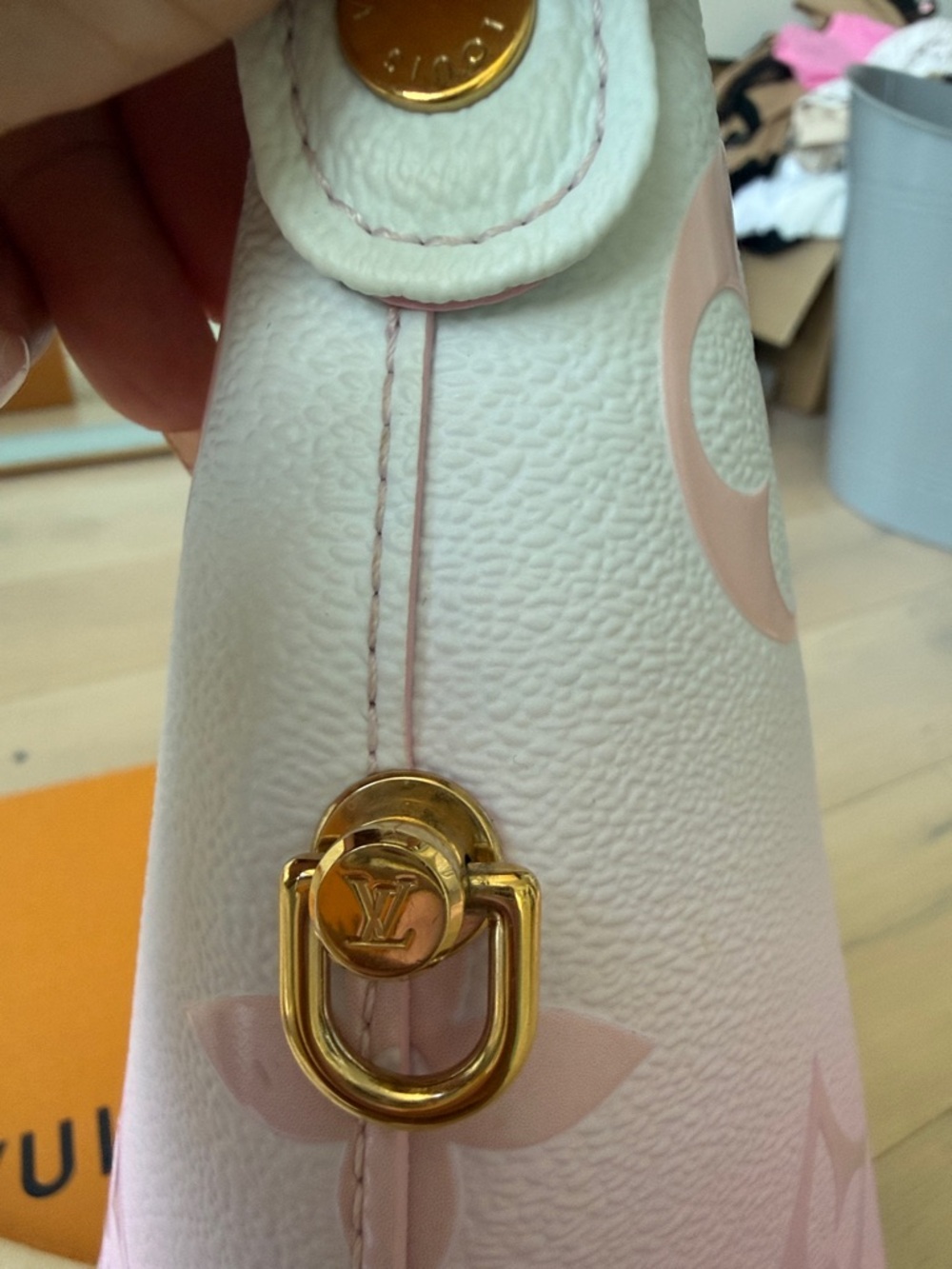 Louis Vuitton Pastel Pink Lavender Monogram Hobo Shoulder Bag - Picture 5 of 9